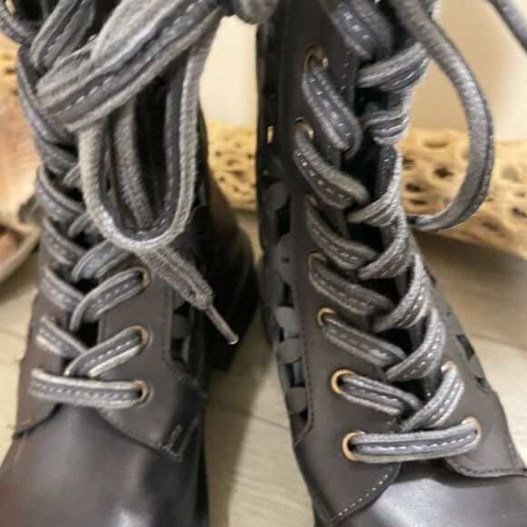 New Free People Black Leather Flower Cut Outs Power Lace-Up Zip Back Boo… - Picture 5 of 10